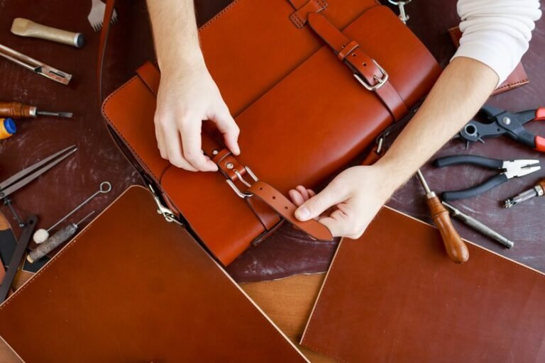 Finished handbag quality inspection before packing